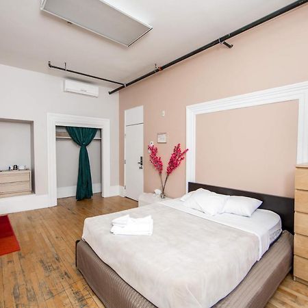 Auberge St Denis Монреал Екстериор снимка